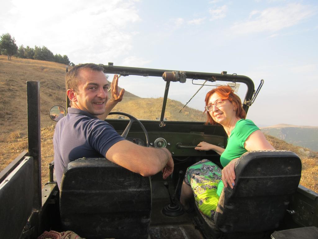 Saro B&B And Safari Tours Tat'ev Buitenkant foto