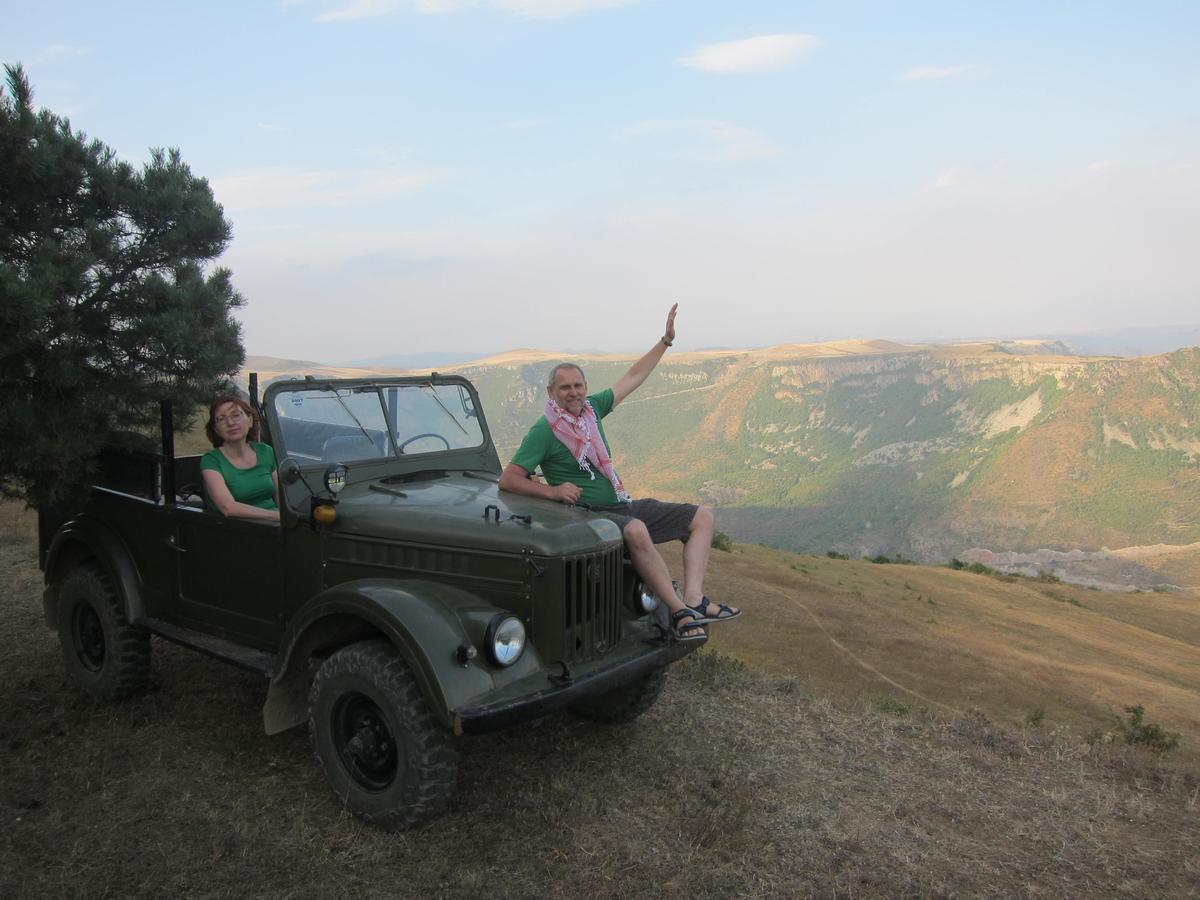 Saro B&B And Safari Tours Tat'ev Buitenkant foto