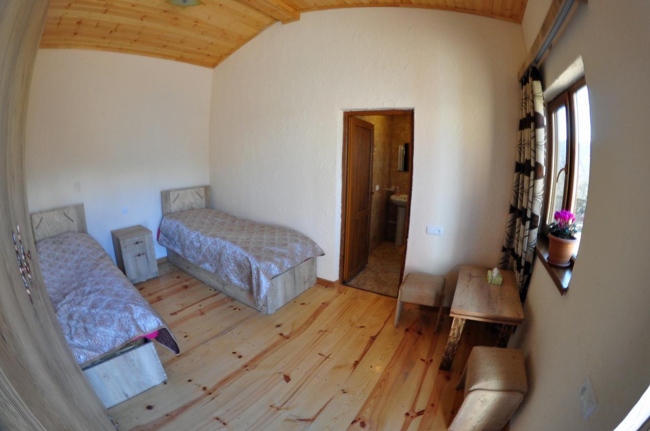 Saro B&B And Safari Tours Tat'ev Buitenkant foto