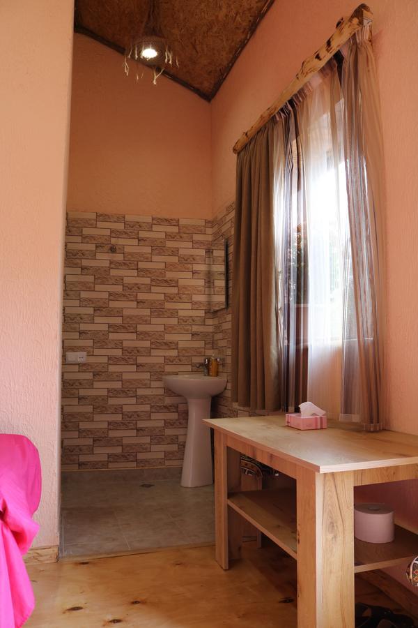 Saro B&B And Safari Tours Tat'ev Buitenkant foto