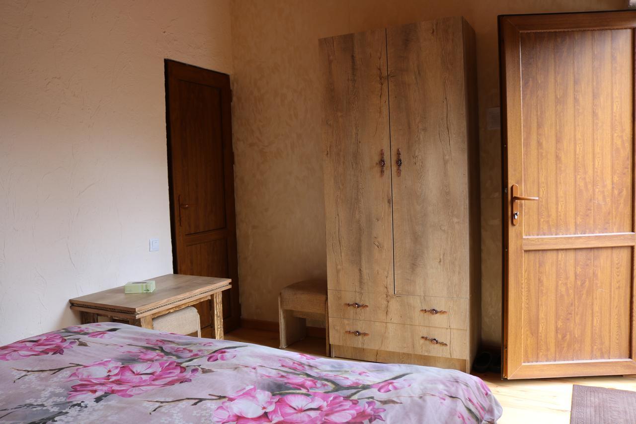 Saro B&B And Safari Tours Tat'ev Buitenkant foto