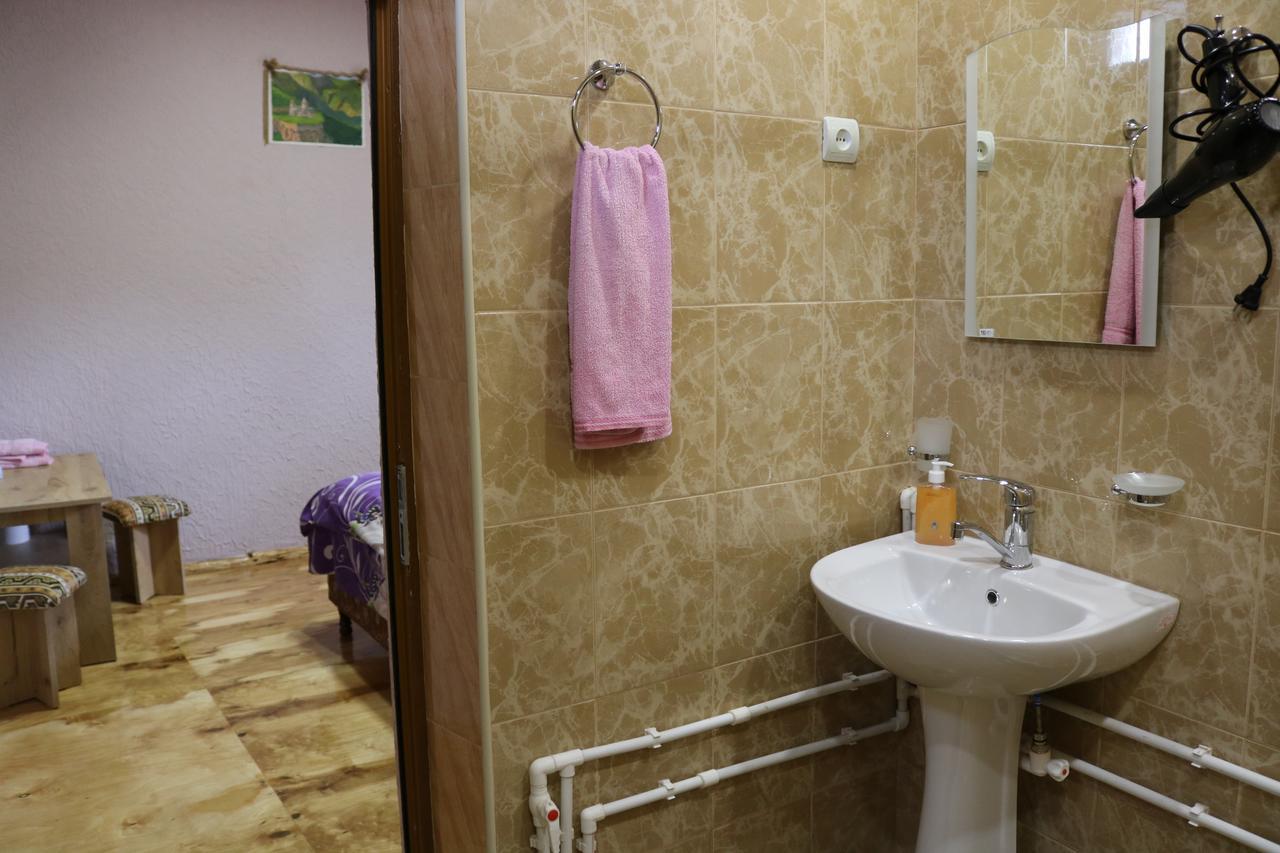 Saro B&B And Safari Tours Tat'ev Buitenkant foto