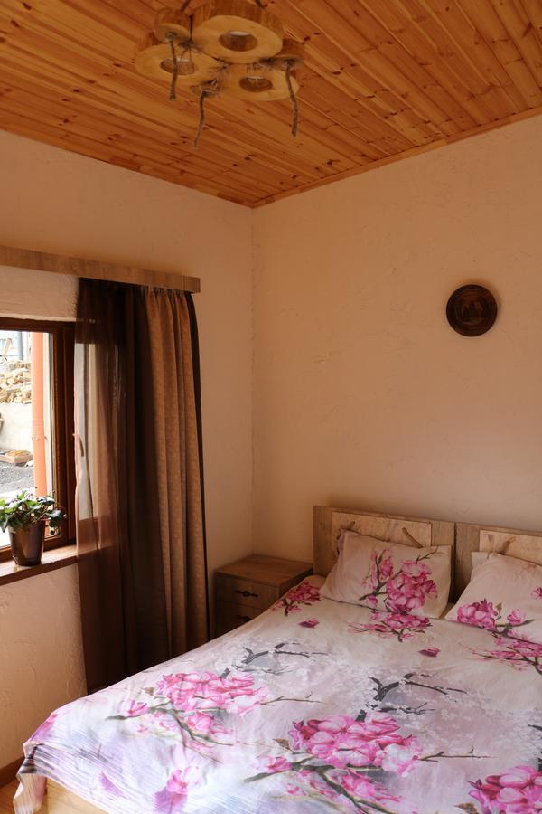 Saro B&B And Safari Tours Tat'ev Buitenkant foto