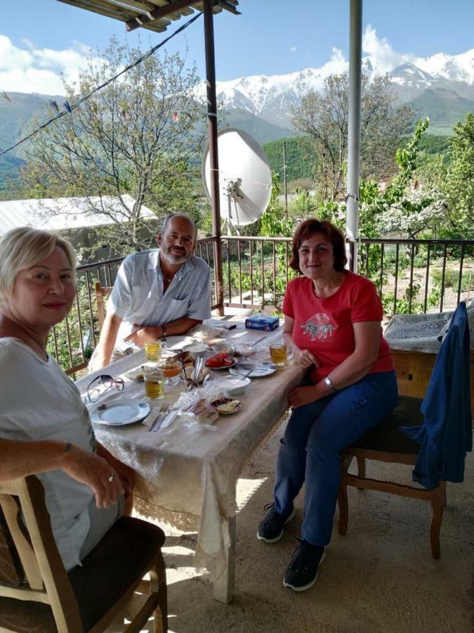 Saro B&B And Safari Tours Tat'ev Buitenkant foto