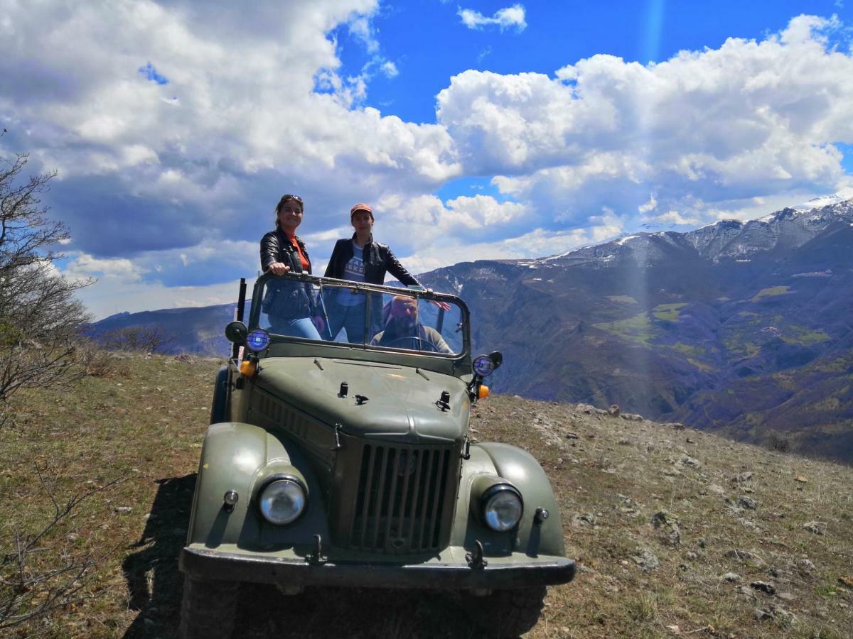 Saro B&B And Safari Tours Tat'ev Buitenkant foto