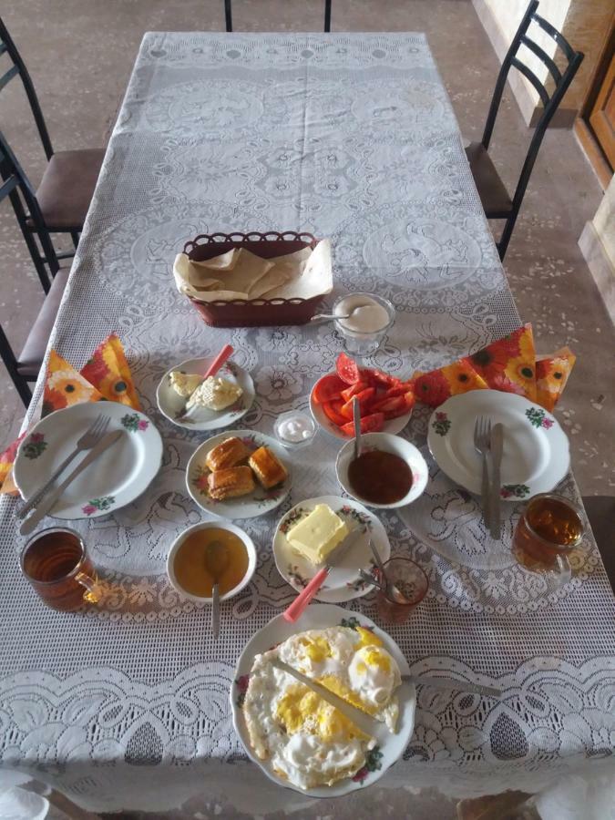 Saro B&B And Safari Tours Tat'ev Buitenkant foto